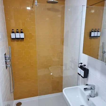 Ferienwohnung Entire Ground Floor Flat, Free Off-Street Parking And Large Garden London Exterior foto
