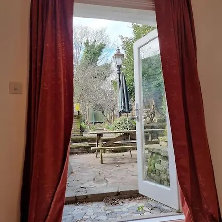 Ferienwohnung Entire Ground Floor Flat, Free Off-Street Parking And Large Garden London Exterior foto